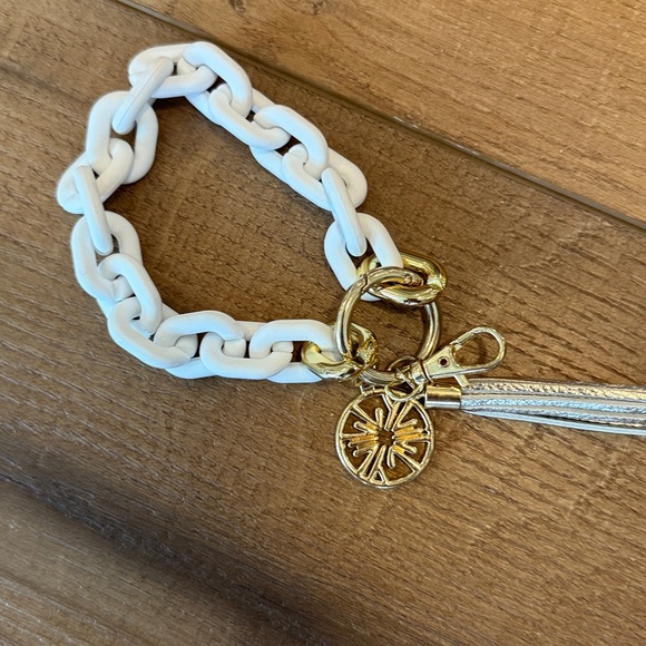Lilly Pulitzer Chain White Link Keychain Bracelet Gold Tassel - Picture 4 of 4